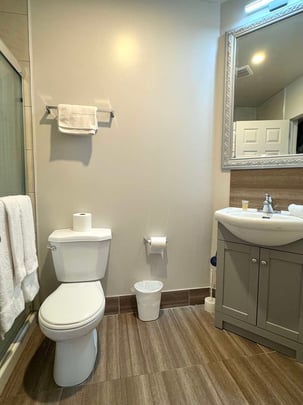 King Suite with Jetted Tub