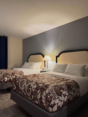 Double Queen Guestroom