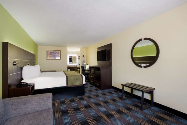 King Guestroom with Sofabed