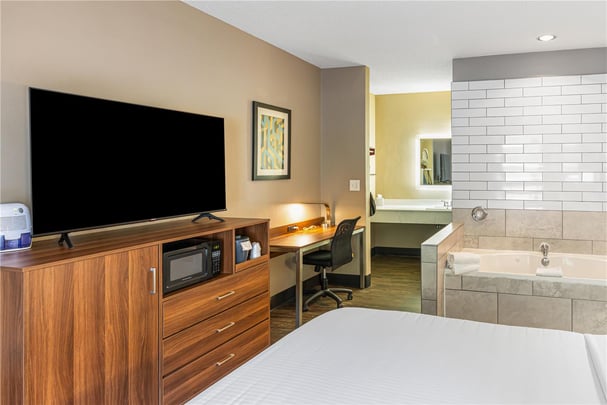 King Suite with Whirlpool