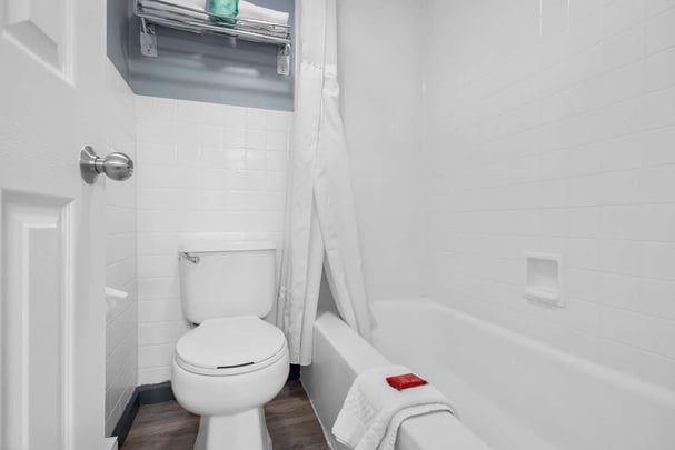 BW SureStay Plus Wilmington DE Queen