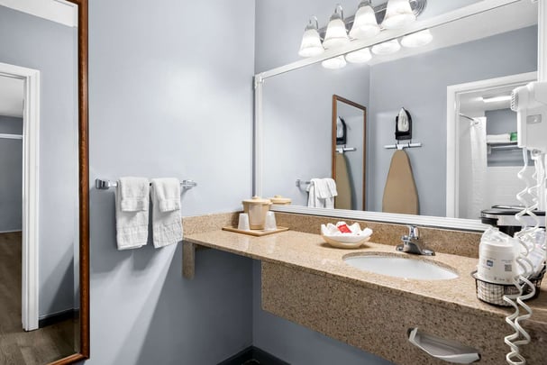 BW SureStay Plus Wilmington DE Accessible