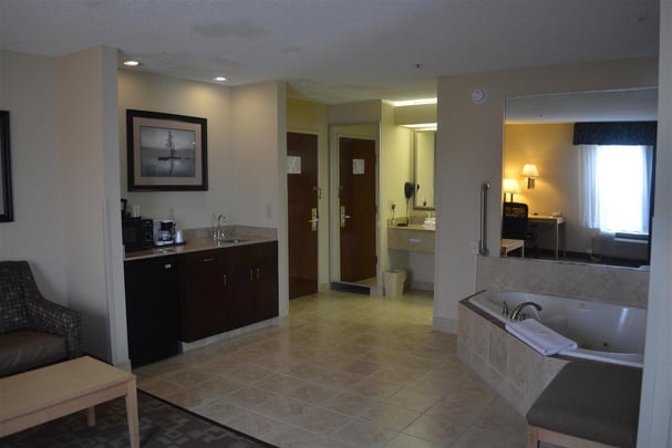King Whirlpool Suite