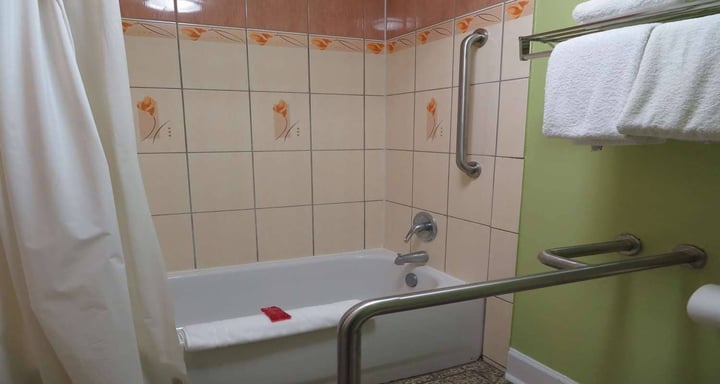 Suite King Accessible