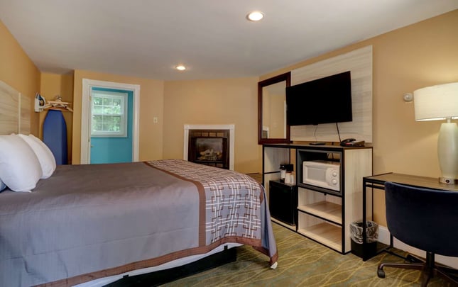 King Suite with Jetted Tub