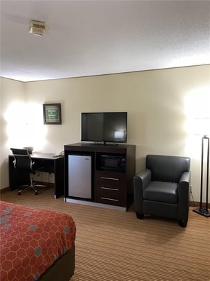 Mobility Accessible Queen Guestroom