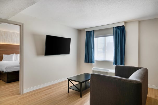 King Suite w/ Kitchen