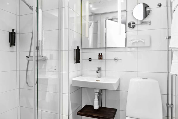 Best Western Savoy Karlstad Room Standard Bathroom