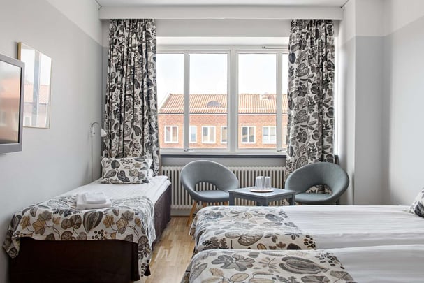 Family three single beds Best Western Svea