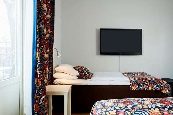 Family queen and single