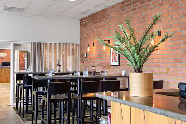 Hotel Falkopin bar and table Teaterbaren