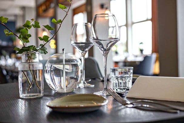 Hotel Falkoping set table in Teaterbaren