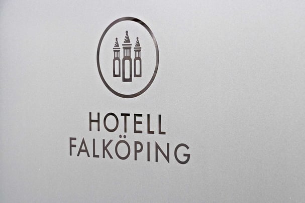 Hotel Falkoping sign