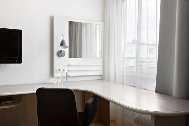 Hotel Falkoping Standard Single Desk