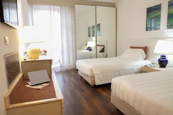 Standard room with twin beds