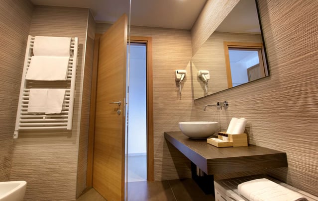 Guest Room Bath
