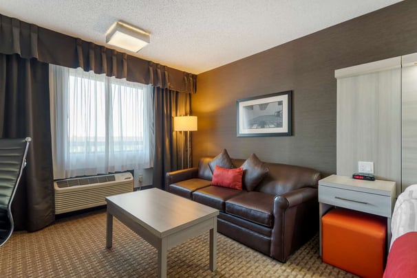 Atrium King Sitting Area