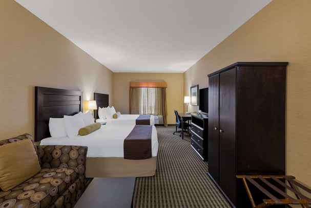 Two Queen and Sofa-bed Bed Room