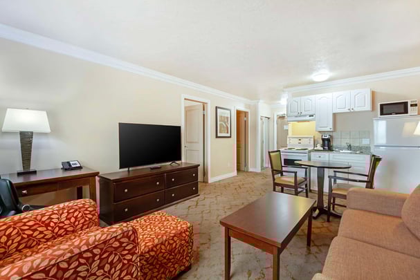 Double Queen Apartment with Kitchen and Sofabed