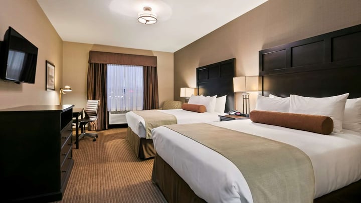 Standard Double Queen Guest Room