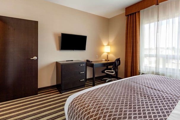 King Suite Sep Bdrm