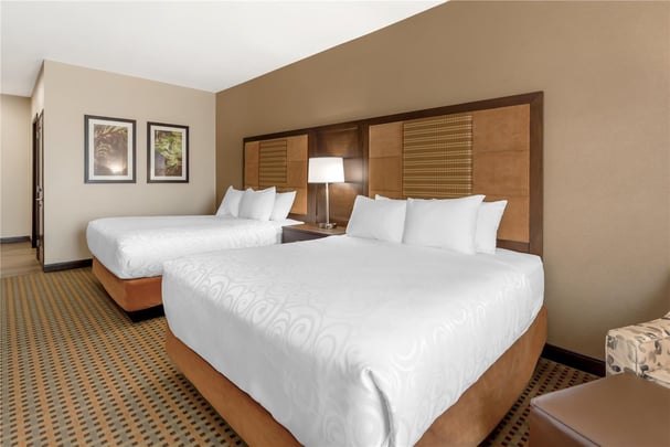 ADA Two Queen w/ Tub