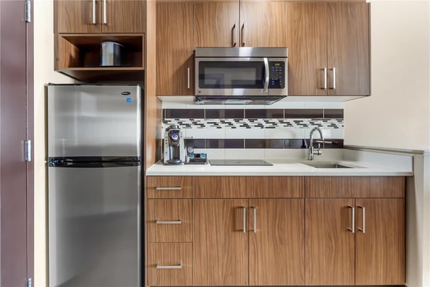 Double Queen w/ Kitchen and living room