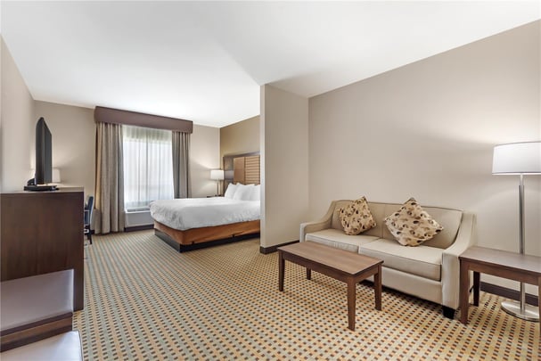 King Suite w/ Sofabed