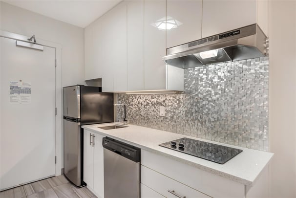 1 King Bed - Pet Friendly