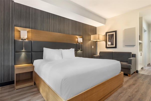 1 King Bed - Pet Friendly