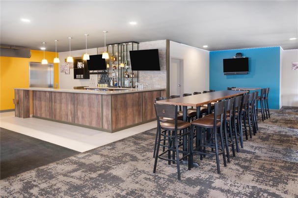 Additional Meeting Space with Rentable Bar