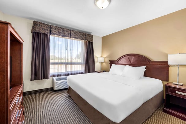 SureStay Plus Drumheller AB S