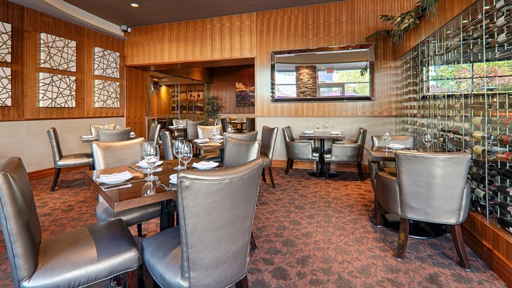 Relax in our on-site restaurant, The Edge Social Grille & Lounge.