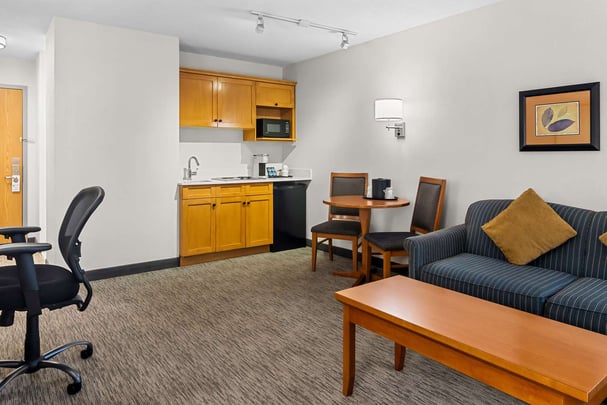 BW Langley BC Mini King Suite