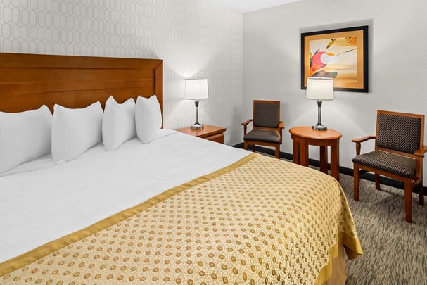 BW Langley BC Mini King Suite