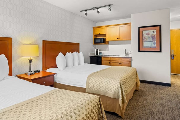 BW Langley BC DoubleQueenKitchenette