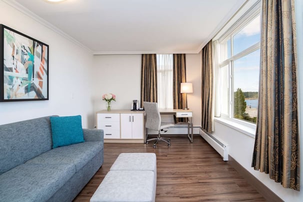 Suite- 1 Queen Premium View Suite