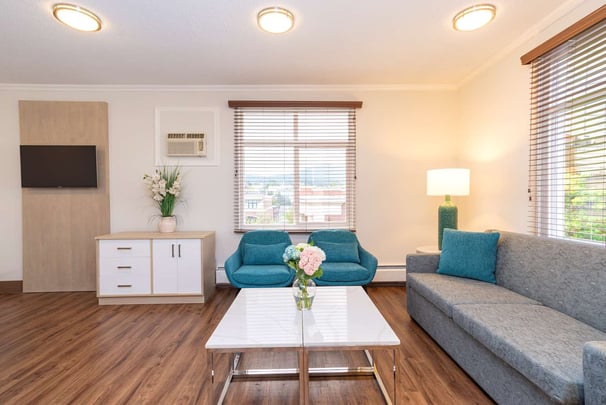 1 King Boardroom Suite Premiere