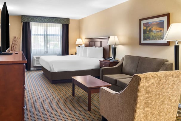 BW Plus Osoyoos BC KingJacuzzi