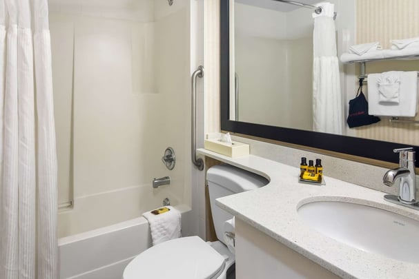 BW Plus Osoyoos BC KingJacuzzi