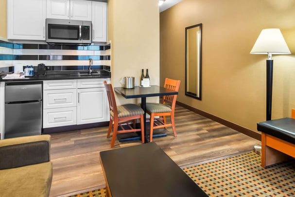 BW Plus Osoyoos BC KingKitchenette