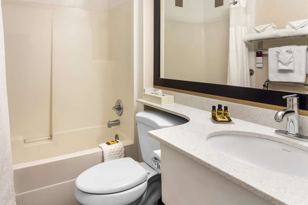 BW Plus Osoyoos BC KingKitchenette