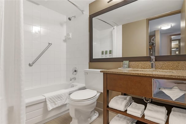 Double Queen Bathroom