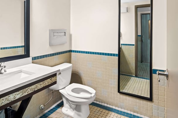 BW MapleRidge BC Bathroom