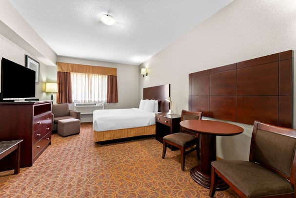 BW Williams Lake BC QueenKitchen