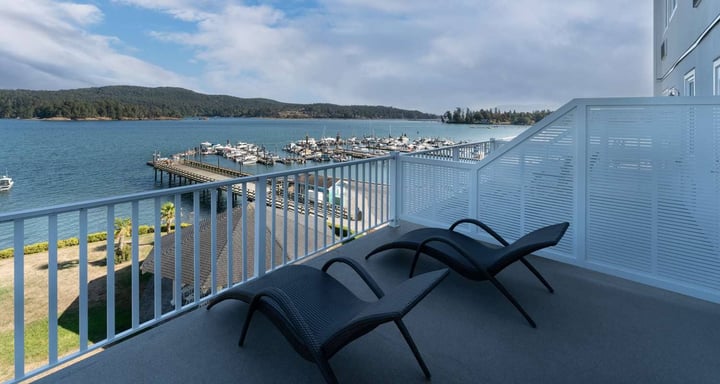 KSPVB King Oceanfront Balcony