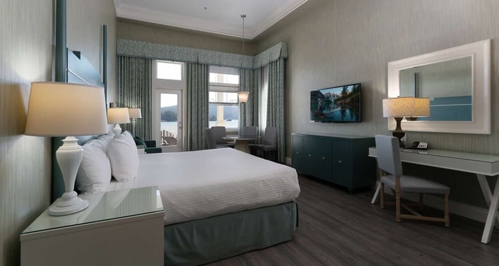 KSHB King Sofa Hospitality Oceanfront Balcony