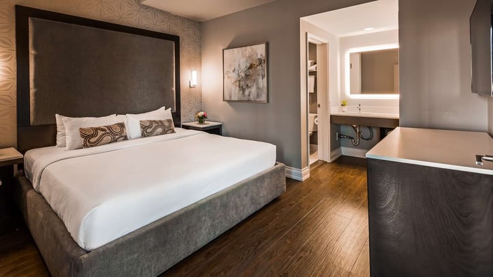 King Suite - Bedroom