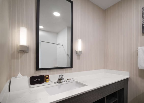 Two Queen Standard Bathroom with Tub