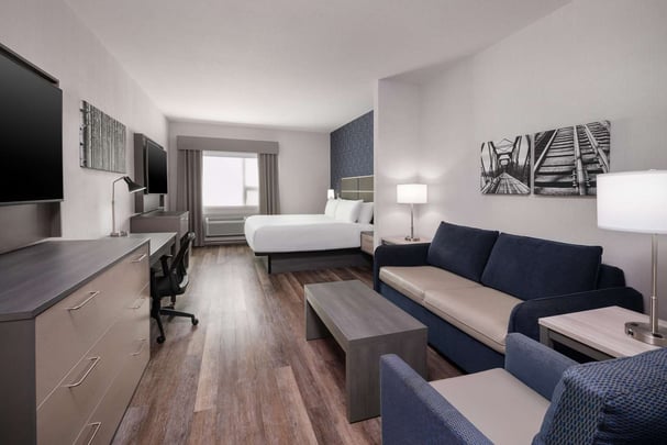 King Room with Sofa Wide